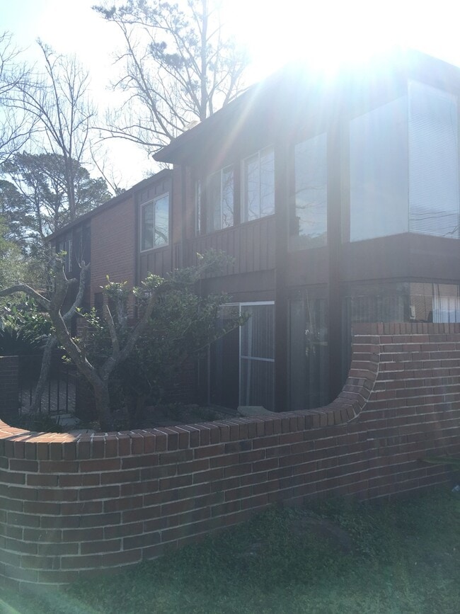 3/2.5 Close to TMH and Governor Square - 3/2.5 Close to TMH and Governor Square House