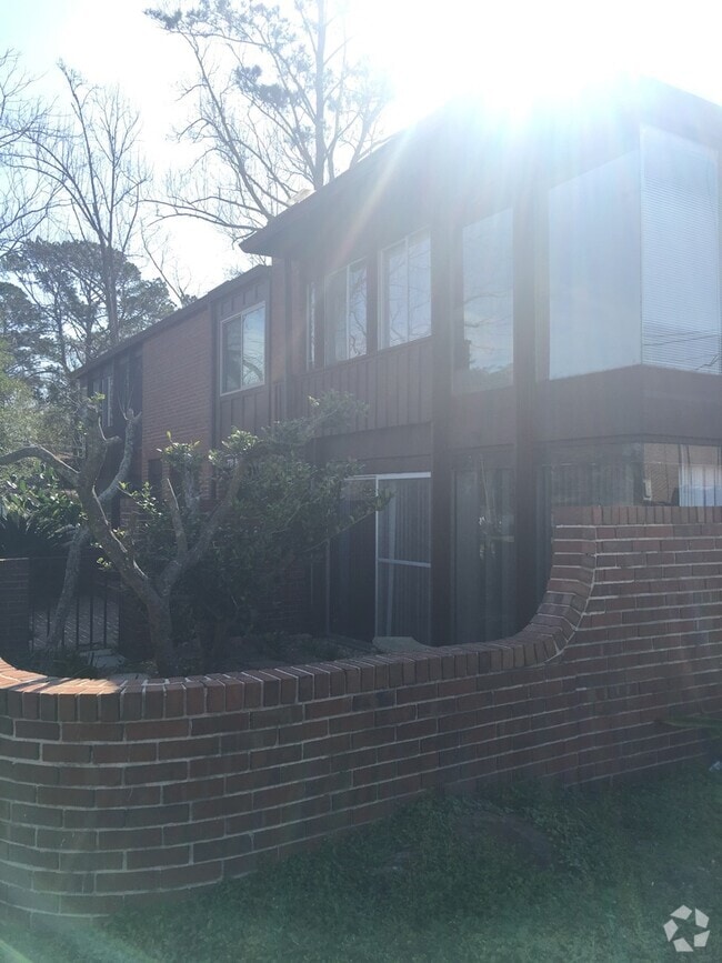 Building Photo - 3/2.5 Close to TMH and Governor Square Rental
