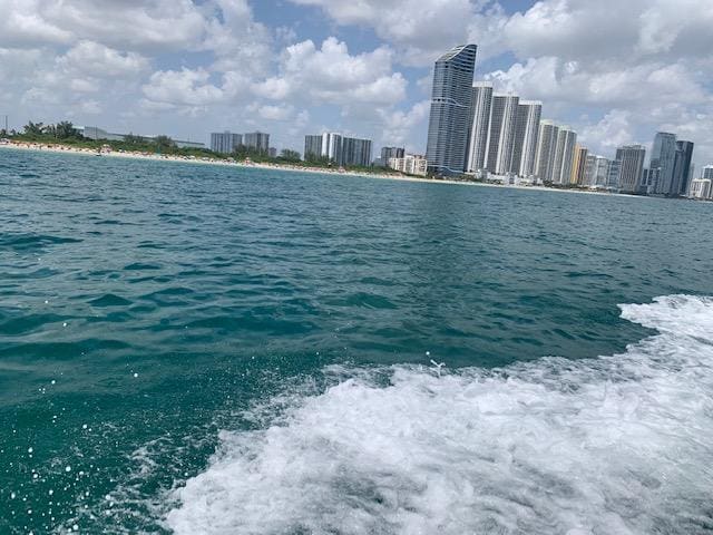 1 mile walk to Sunny Isles Public Beach - 16531 NE 35th Ave Unit 7