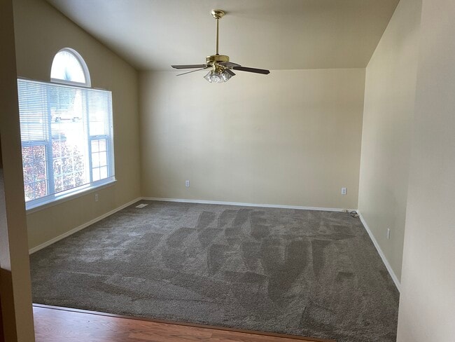 Photo - 117 E Woodbury Dr