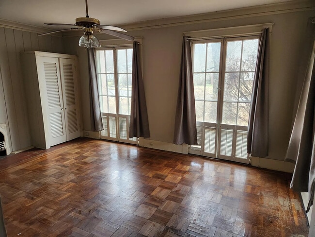 Photo - 682 N Barksdale St