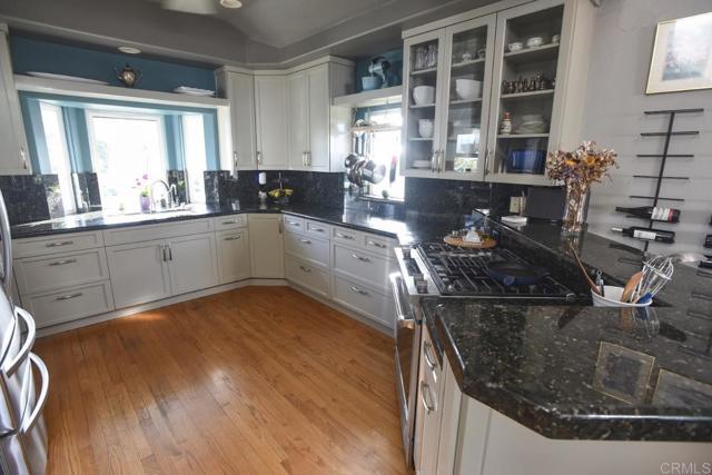 Photo - 5618 Bellevue Ave