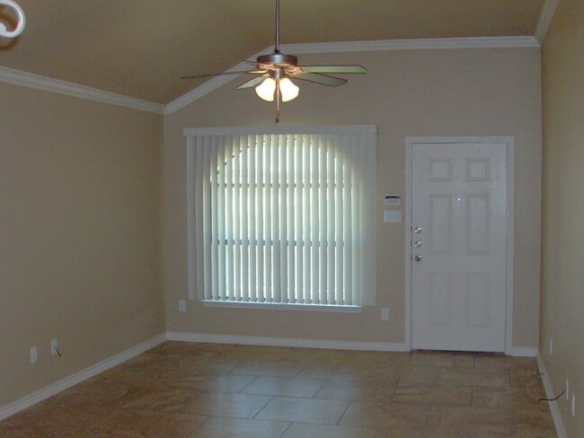 Photo - 3 Bedroom / 2 Bath Duplex off Clear Creek ...