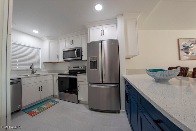 Photo - 16007 Davis Rd Unit 613