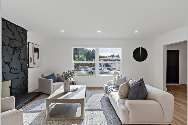 Photo - 6927 Willis Ave