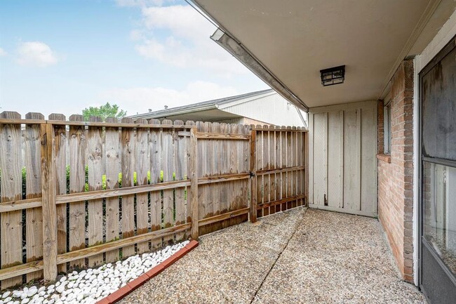 Photo - 1529 Wirt Rd Condo Unit 20