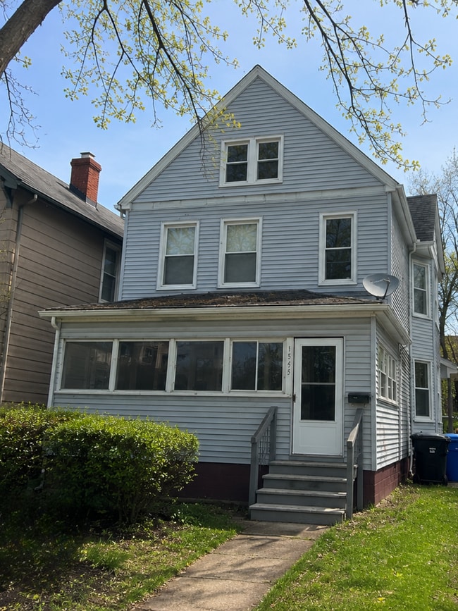 Building Photo - 1563 E 47th St Unit 1 down
