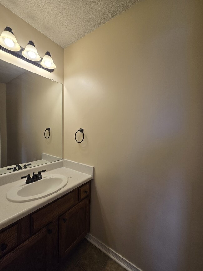 Photo - 4462 S Elizabeth Ave