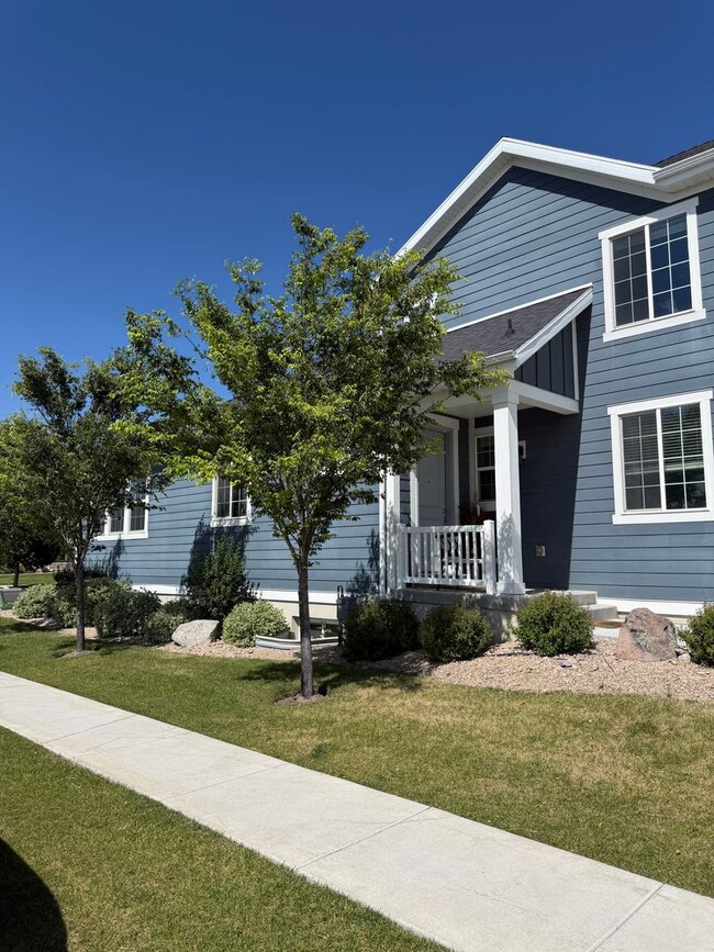 Building Photo - Beautiful 4-Bedroom Home in Lehi - Plenty of Storage!