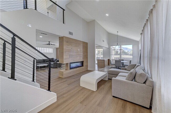 1317 Fox Acres Dr