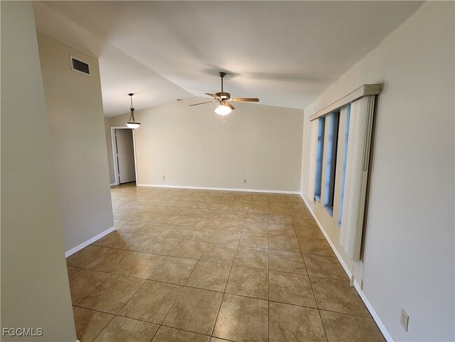 Building Photo - 2213 SE 8th Pl Rental