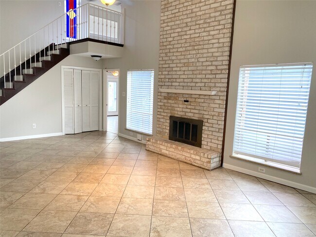 Photo - 14934 Elmont Dr
