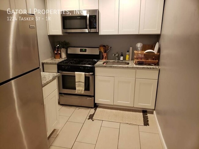 Building Photo - 1224 Tasker St Unit 1R