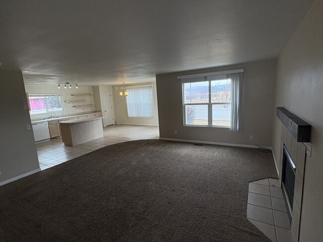 Photo - 1884 Sunset Rd