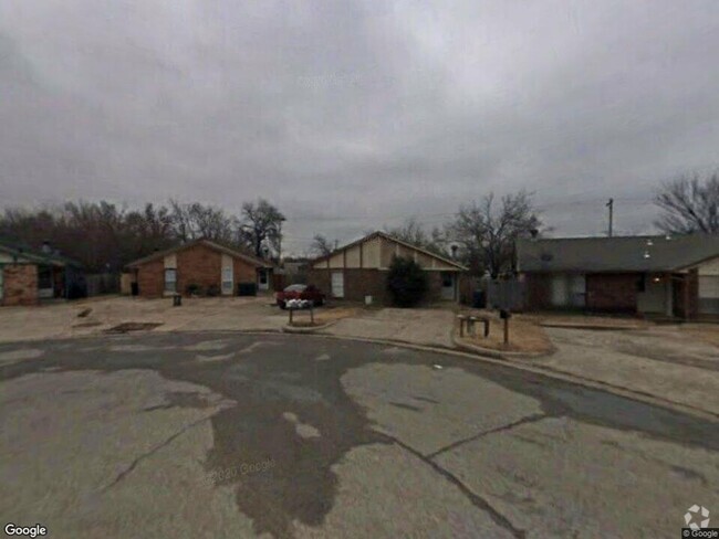 Building Photo - Available Now!! Rental
