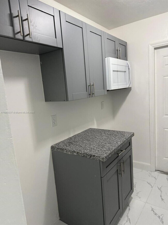 Photo - 15990 NE 19th Ct Apartamento Unidad 3