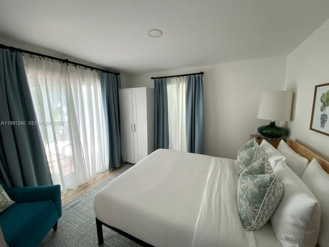 Photo - 1121 NE 1st Ave.