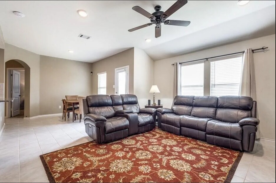 Photo - 909 Mercury Dr