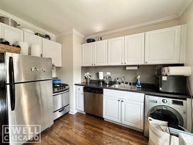Building Photo - 2146 N Fremont St Unit 1 Rental