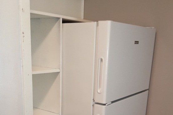 STUDIO KITCHEN - Maple Ridge Apartments