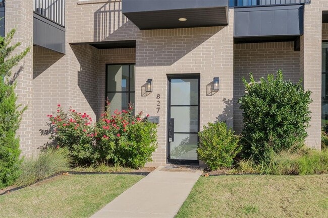 Building Photo - 827 NW 8th St