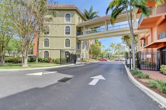 Building Photo - 1610 Presidential Way Unit 409 Rental