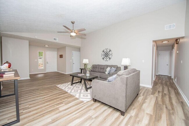 Photo - 180 Crabtree Dr