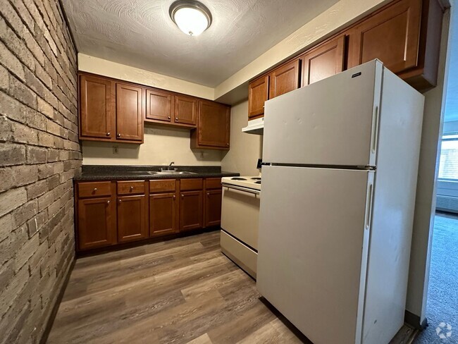 Building Photo - Cozy One Bedroom with Beautiful Exposed Br... Unit 301 Rental