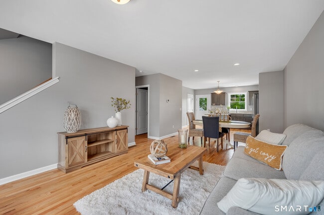 Photo - 88 Woodhouse Ave Unit 3