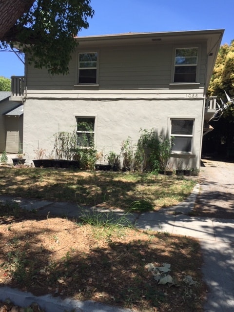 Front view - 1066 Sherwood Ave Unit 4