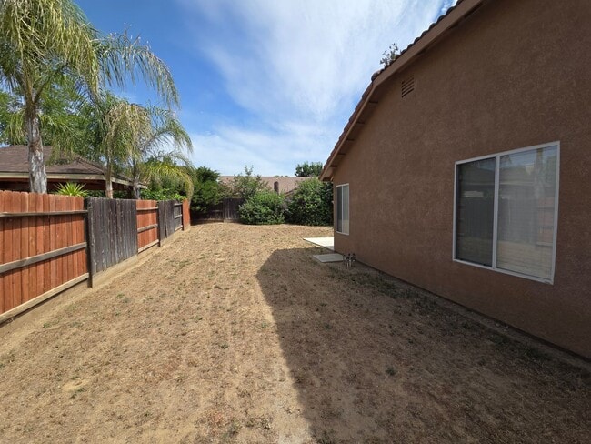 Photo - For Rent: 3 bedroom 2 bath