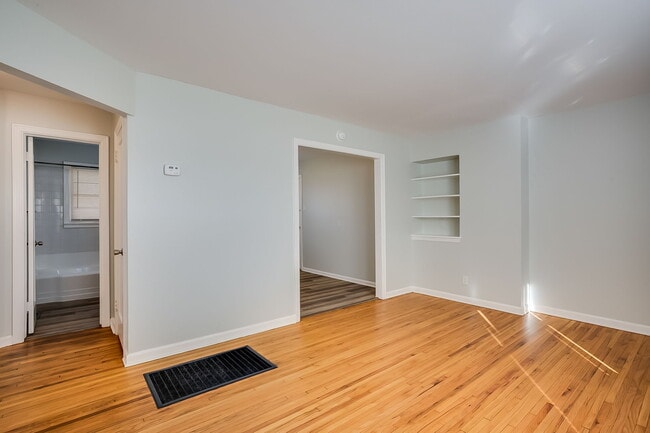 Meadowlark Apartments