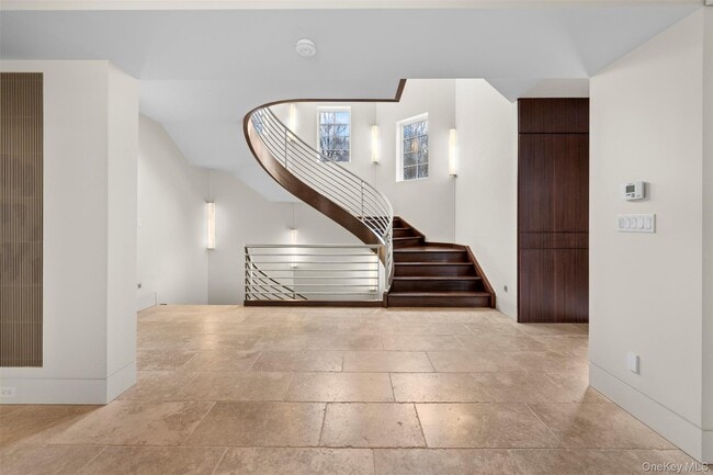 Photo - 121 Piping Rock Rd