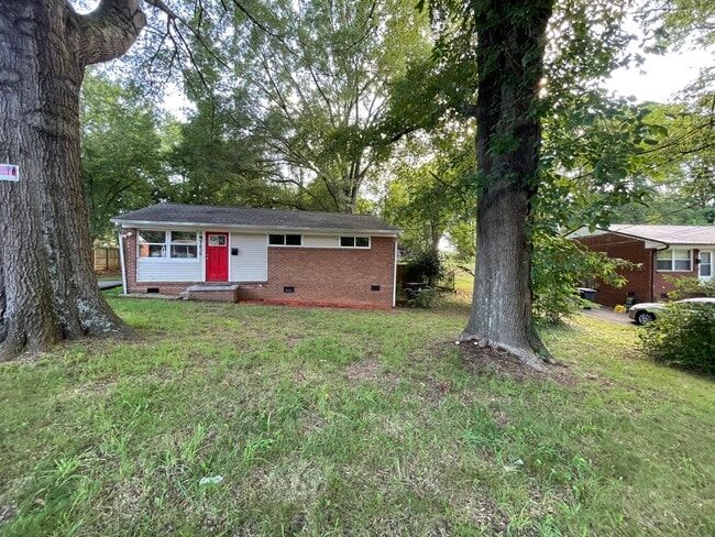 Photo - 1636 Rockford St House