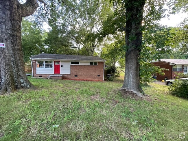 Building Photo - 1636 Rockford St Rental