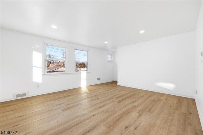 Photo - 88 Mitchell St Unit 2