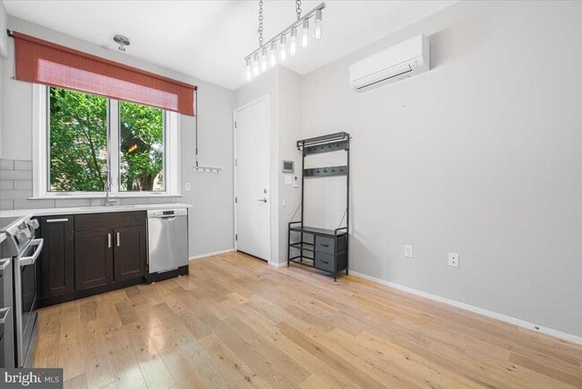 Photo - 1474 Belmont St NW Unit 2