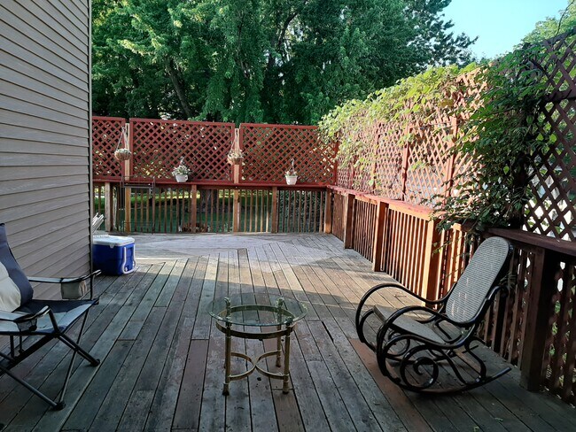 Photo - 329 E 3rd St