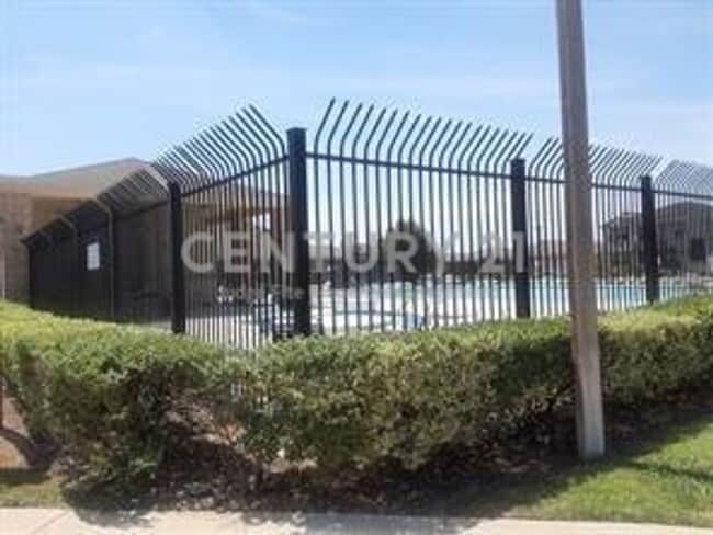 Photo - Wonderful 3/2/2 in CROWLEY ISD For Rent!