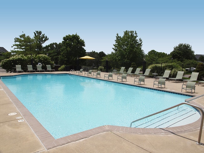 Emerald Lakes - Emerald Lakes Apartments