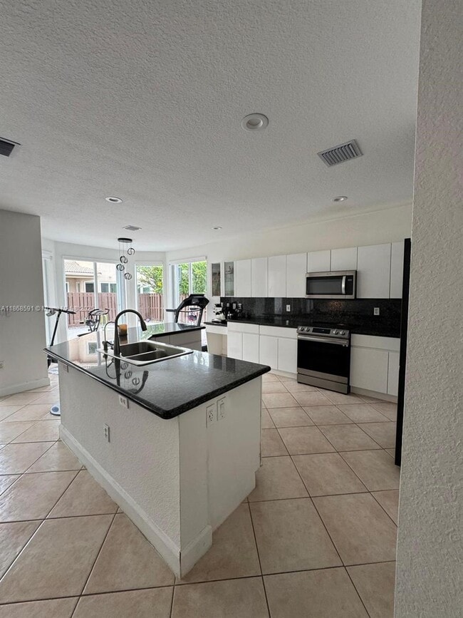 Photo - 10873 NW 71st St