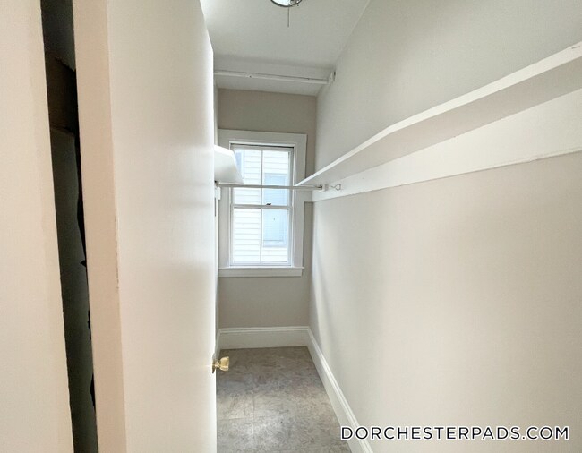 26-28 Harbor View St.