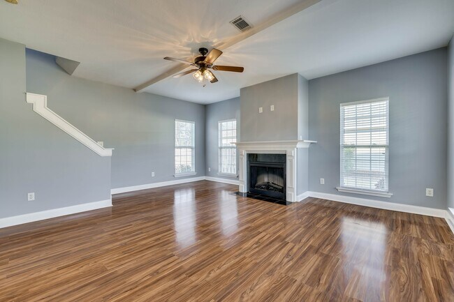 Photo - 3169 Camden Way