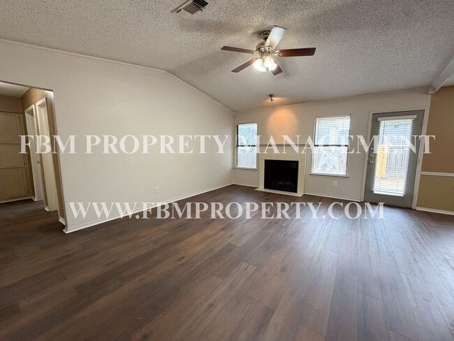 Photo - 921 Park Pl Blvd