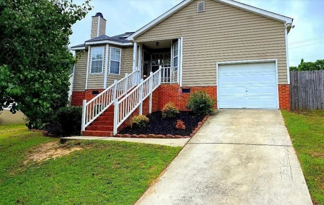 Building Photo - Charming Cul-de-Sac Retreat with Spacious Living & Private Backyard in Columbia, SC