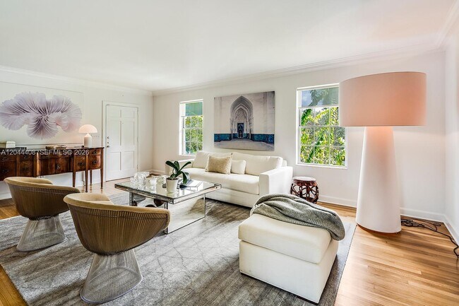 Photo - 2828 Segovia St
