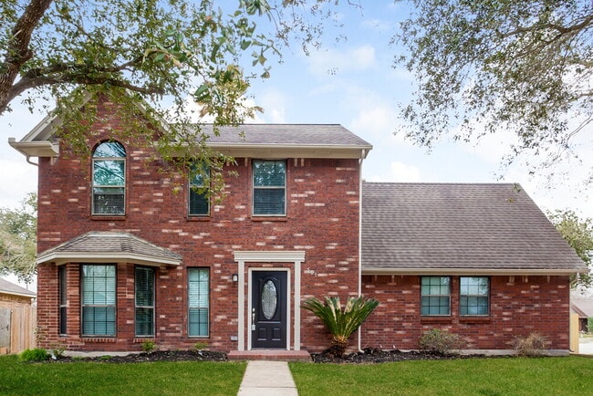 Building Photo - 501 Hunters Ln