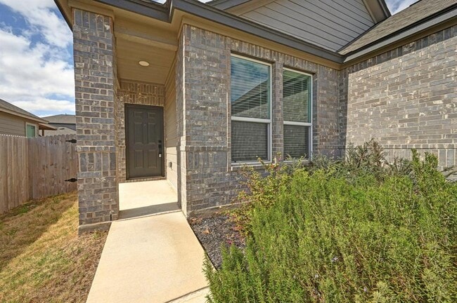 Photo - 217 Summit Dr