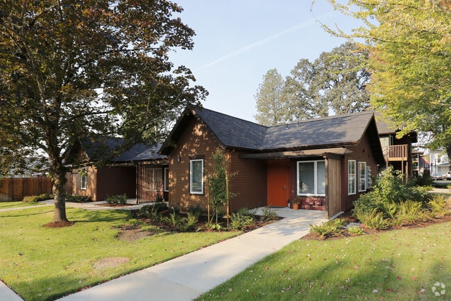 Photo - Deskins Commons Apartments
