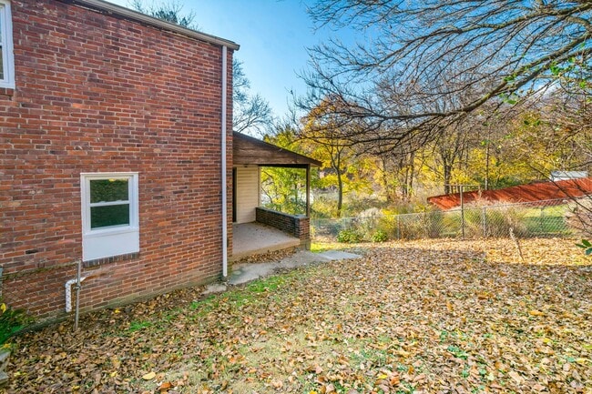 Photo - AVAILABLE JULY 1ST! ABSOLUTELY GORGEOUS & RENOVATED 2 bedroom in CASTLE SHANNON!